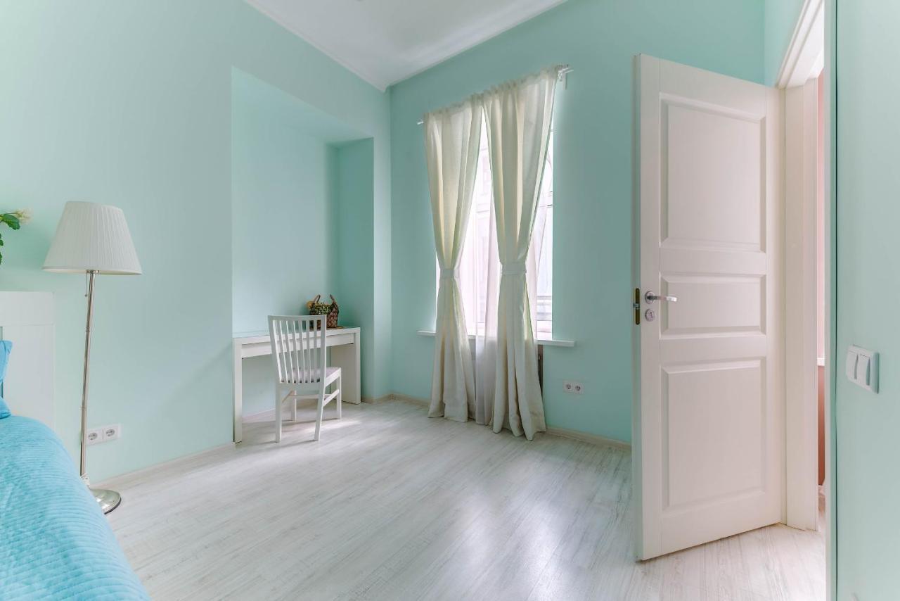 Apartamenty Vozle Ermitaja St. Petersburg Dış mekan fotoğraf